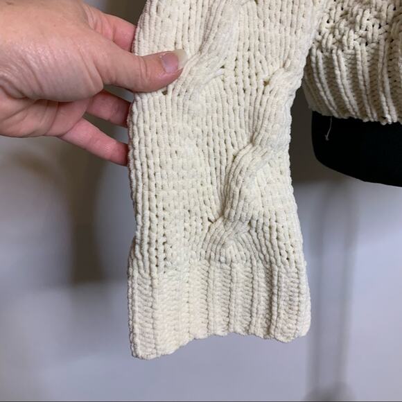 JOA cream ivory chunky cable knit cropped sweater size Small - Picture 7 of 12